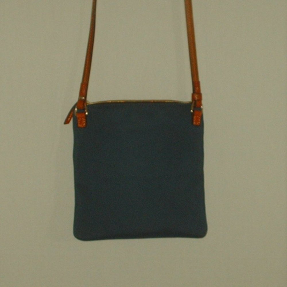 Very nice Dooney & Bourke purse crossbody - Picture 11 of 12